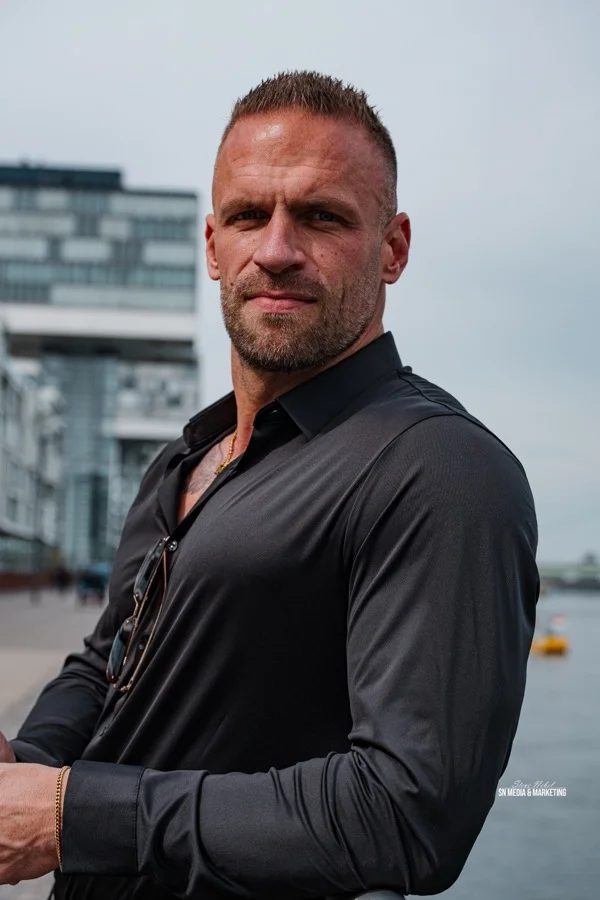 Julian Heck Portrait